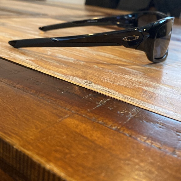 NWOT WOMENS OAKLEY POLARIZED SUNGLASSES - Picture 5 of 7